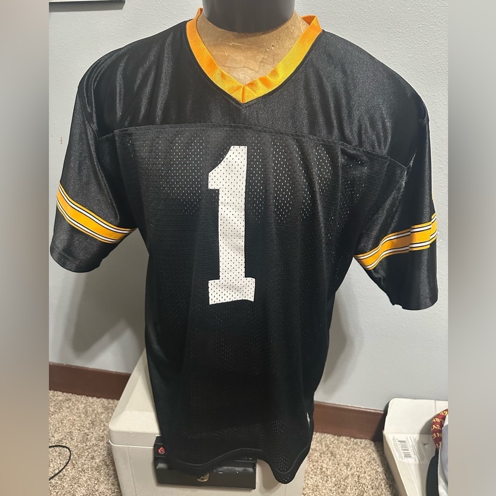 Black and Gold Iowa Hawkeyes Russell Athletic Men's Large Jersey